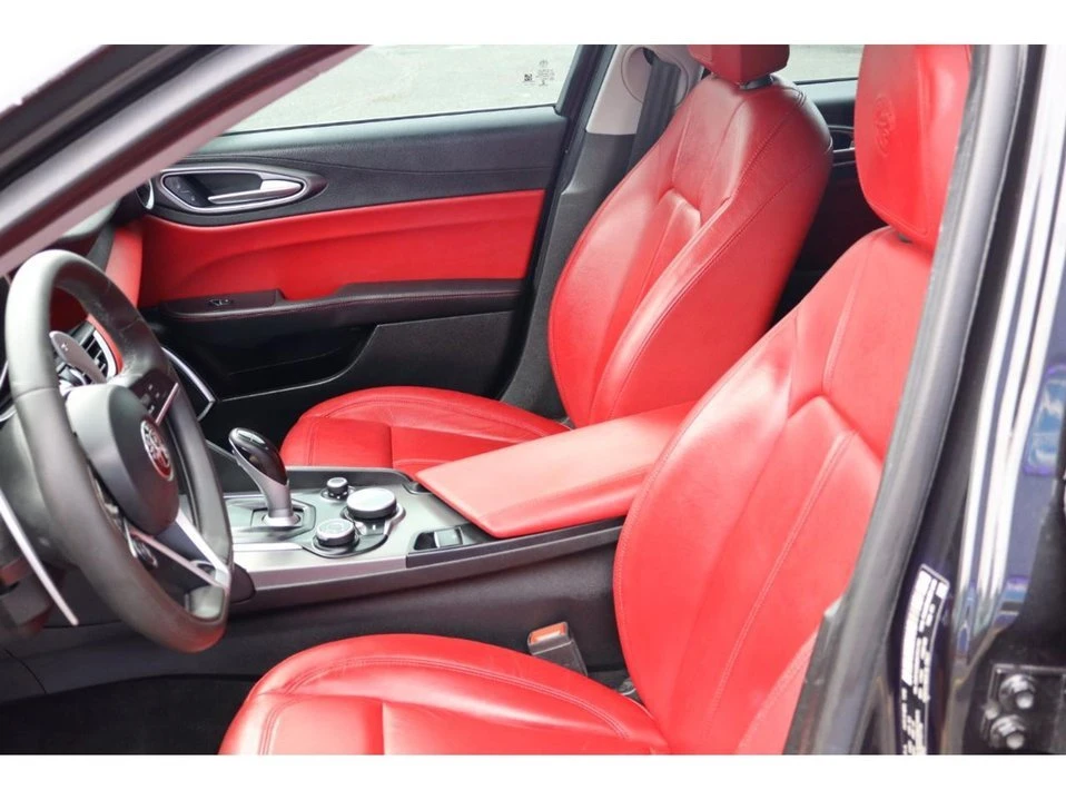 2017 Alfa Romeo Giulia - Image 19 of 20