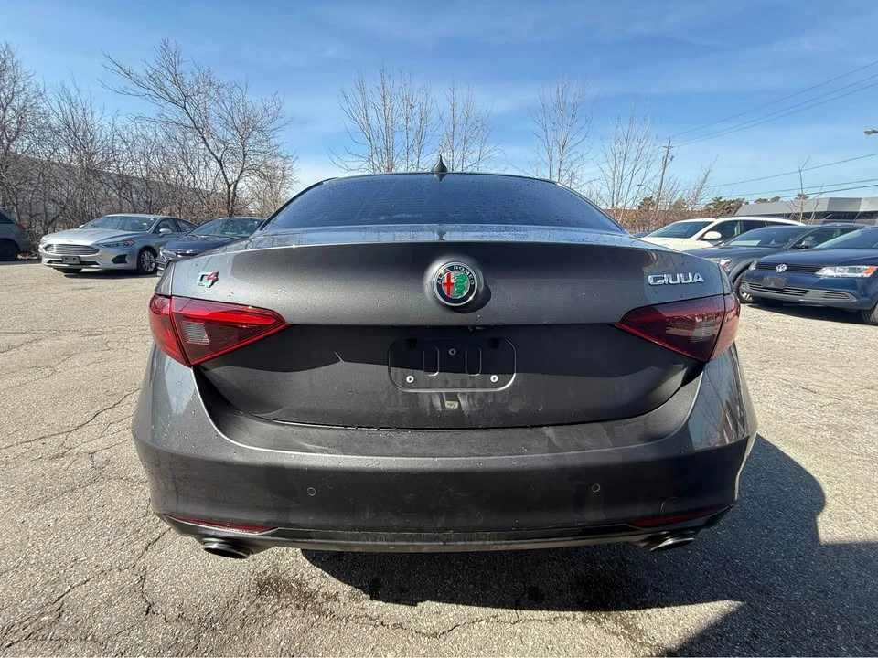 2017 Alfa Romeo Giulia - Image 4 of 19
