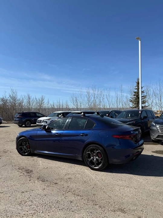 2017 Alfa Romeo Giulia - Image 5 of 17
