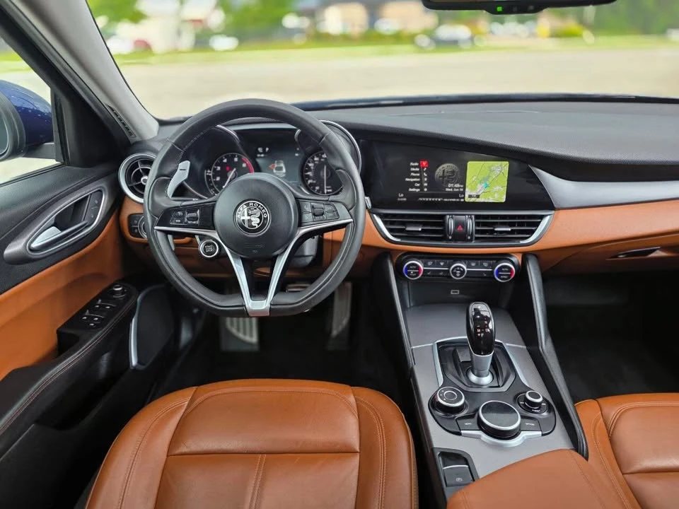 2017 Alfa Romeo Giulia - Image 11 of 20