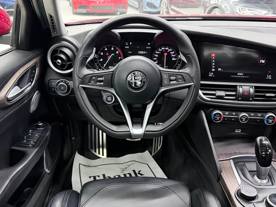 2017 Alfa Romeo Giulia - Image 8 of 20