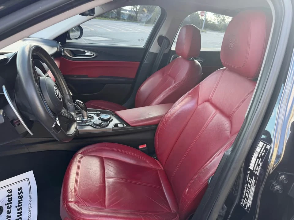 2017 Alfa Romeo Giulia - Image 10 of 10