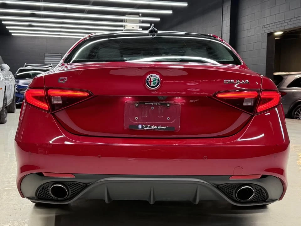 2017 Alfa Romeo Giulia - Image 5 of 20
