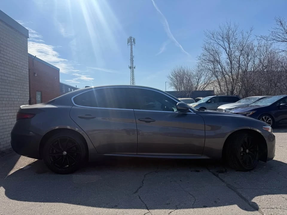 2017 Alfa Romeo Giulia - Image 2 of 19