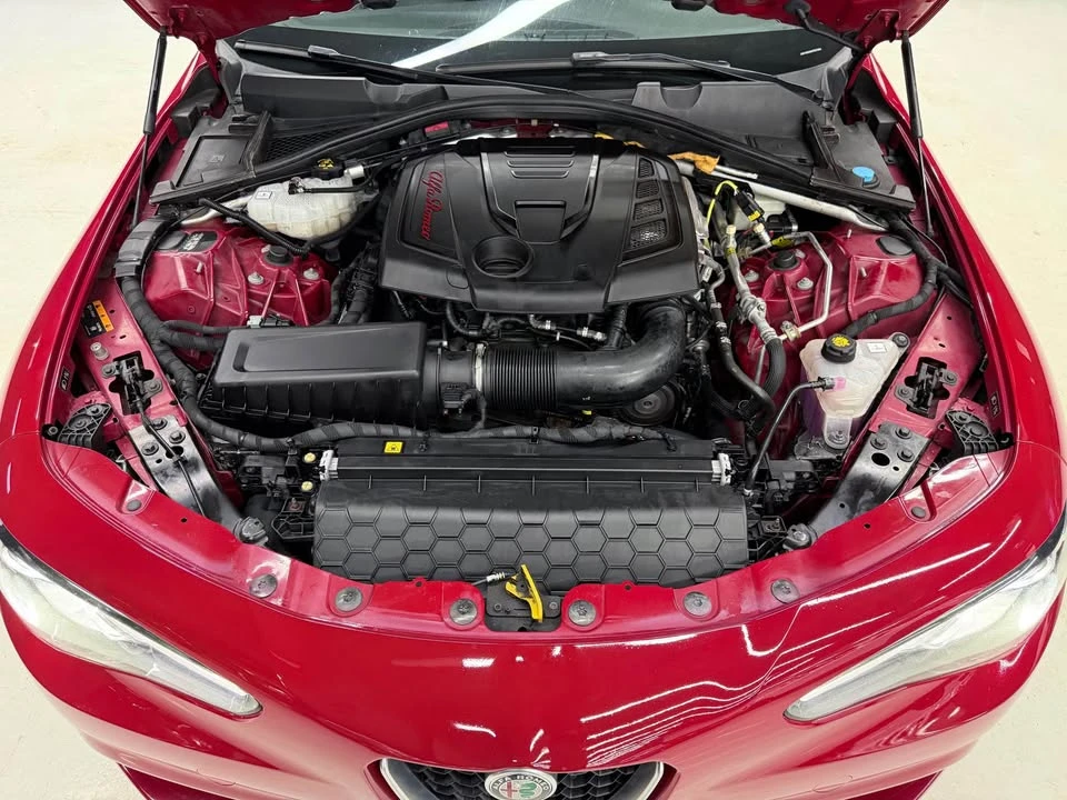 2017 Alfa Romeo Giulia - Image 18 of 20