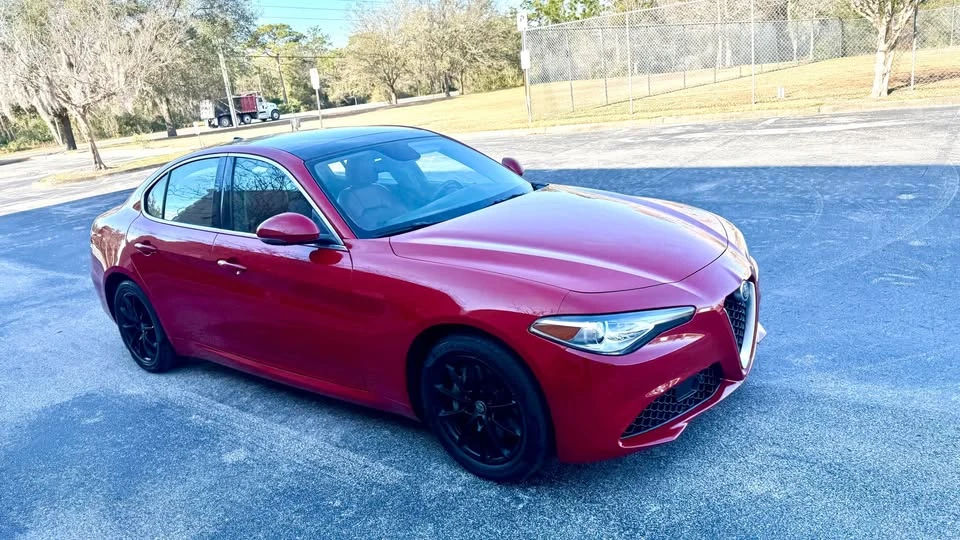 2017 Alfa Romeo Giulia - Image 11 of 15