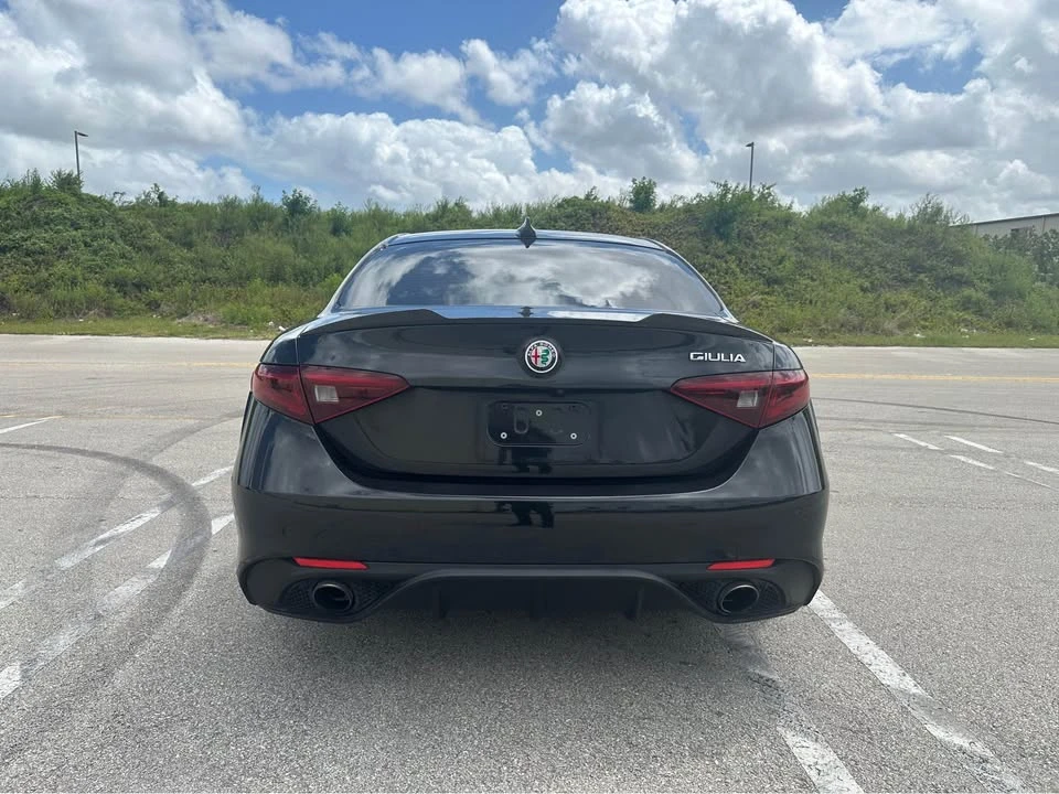 2017 Alfa Romeo Giulia - Image 6 of 11