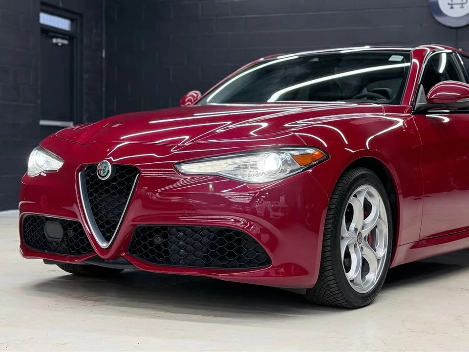 2017 Alfa Romeo Giulia - Image 19 of 20