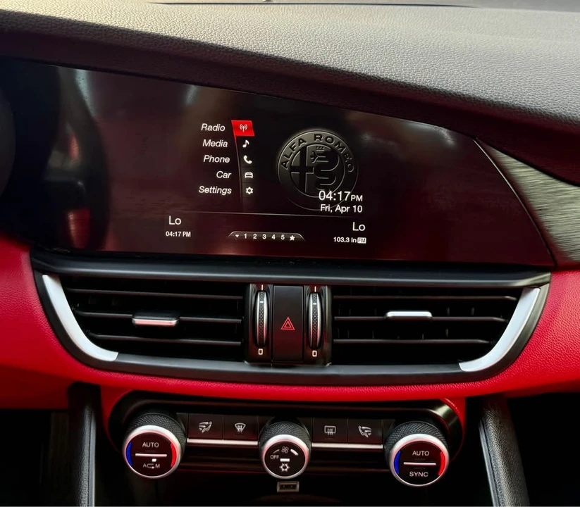 2017 Alfa Romeo Giulia - Image 14 of 20