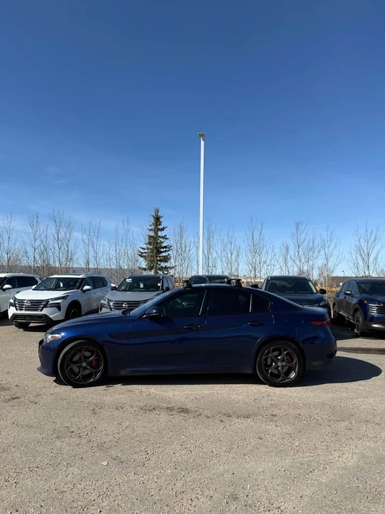 2017 Alfa Romeo Giulia - Image 4 of 17