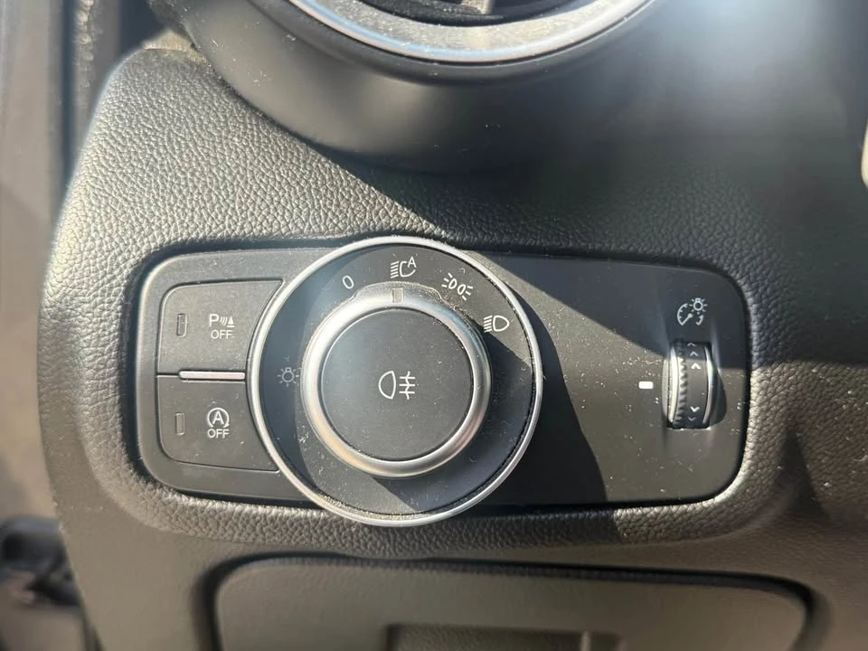 2017 Alfa Romeo Giulia - Image 18 of 19