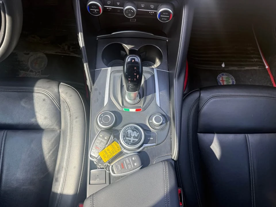 2017 Alfa Romeo Giulia - Image 15 of 19