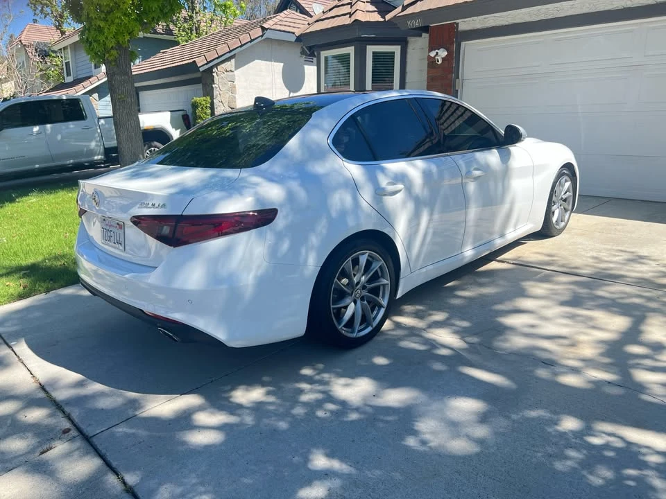 2017 Alfa Romeo Giulia - Image 2 of 9