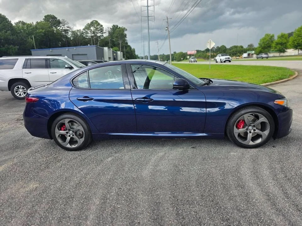 2017 Alfa Romeo Giulia - Image 8 of 20