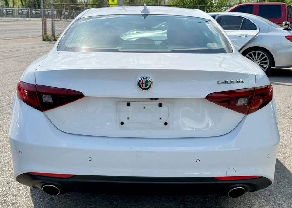 2017 Alfa Romeo Giulia - Image 5 of 20