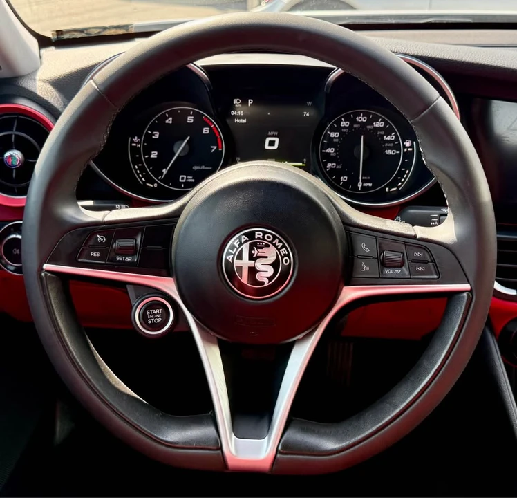 2017 Alfa Romeo Giulia - Image 11 of 20