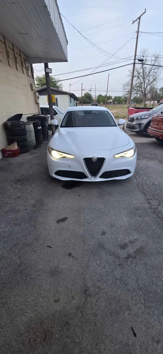 2017 Alfa Romeo Giulia - Image 9 of 9