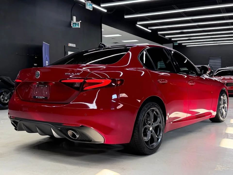 2017 Alfa Romeo Giulia - Image 4 of 20