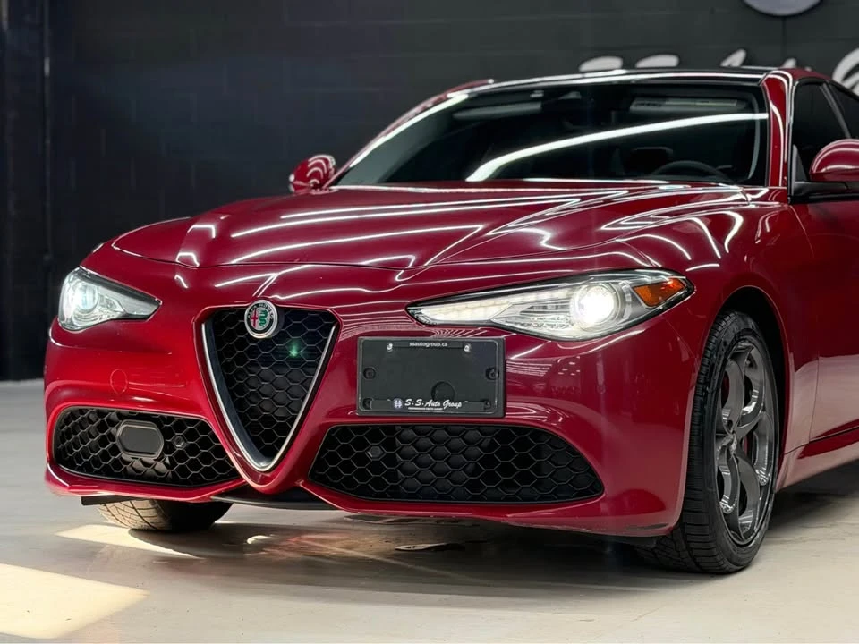 2017 Alfa Romeo Giulia - Image 19 of 20