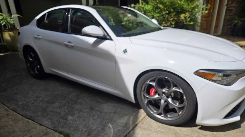 2017 Alfa Romeo Giulia - Image 2 of 11