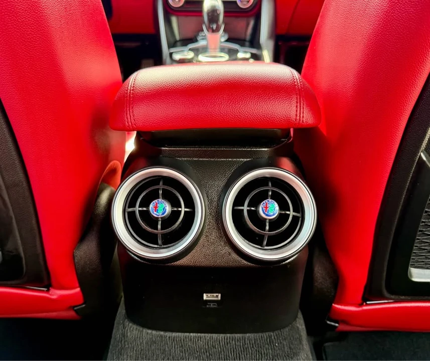 2017 Alfa Romeo Giulia - Image 19 of 20