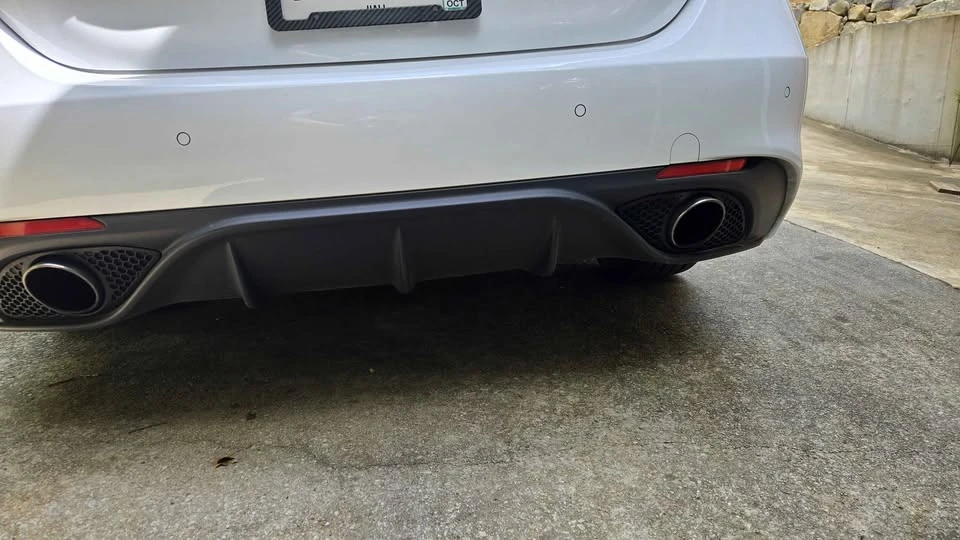 2017 Alfa Romeo Giulia - Image 10 of 11
