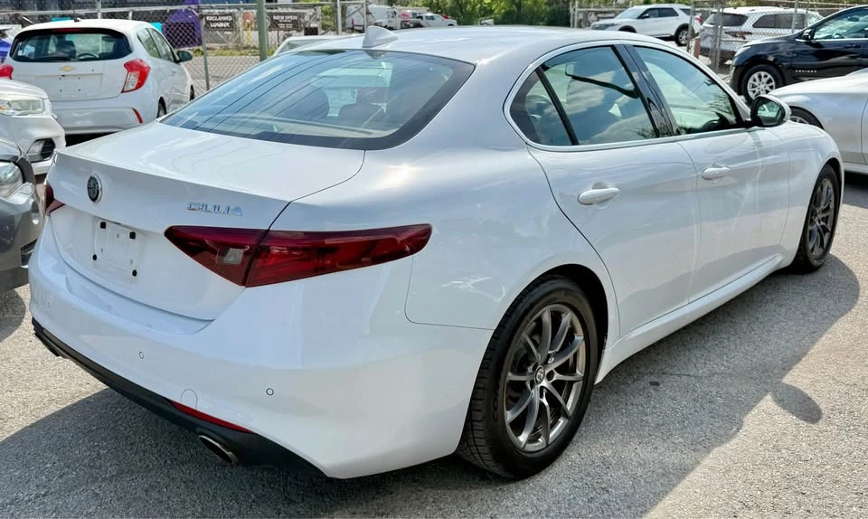 2017 Alfa Romeo Giulia - Image 4 of 20