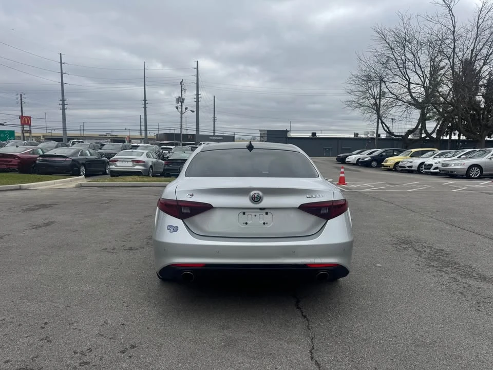 2017 Alfa Romeo Giulia - Image 6 of 10