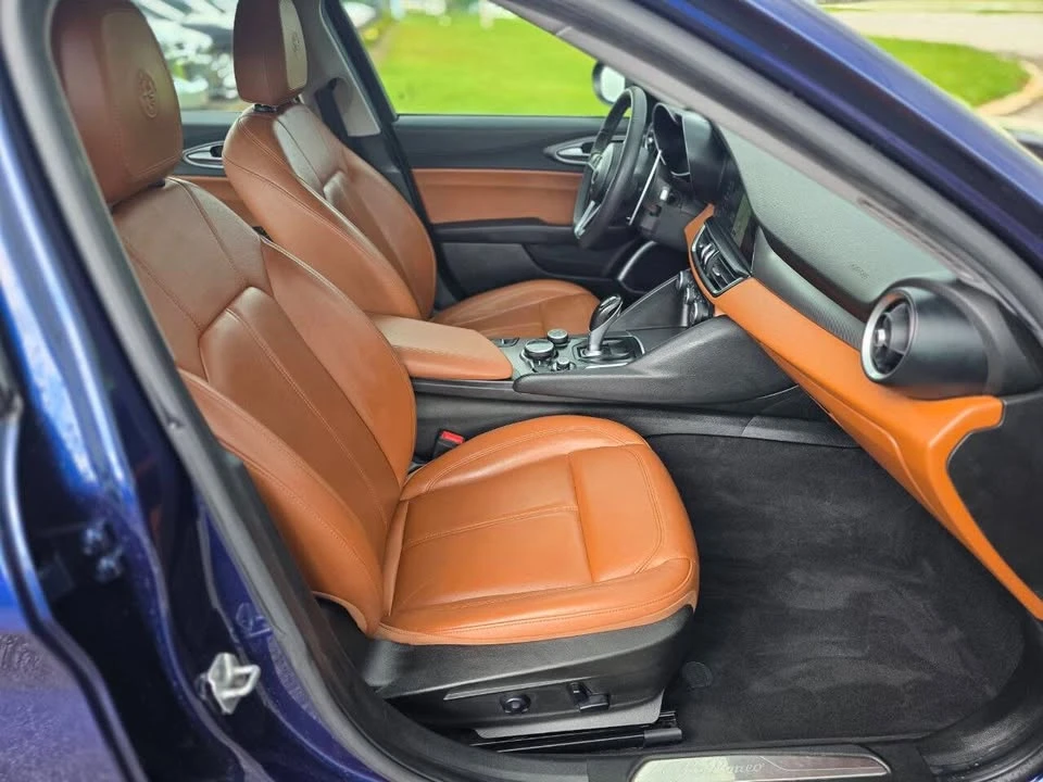 2017 Alfa Romeo Giulia - Image 14 of 20