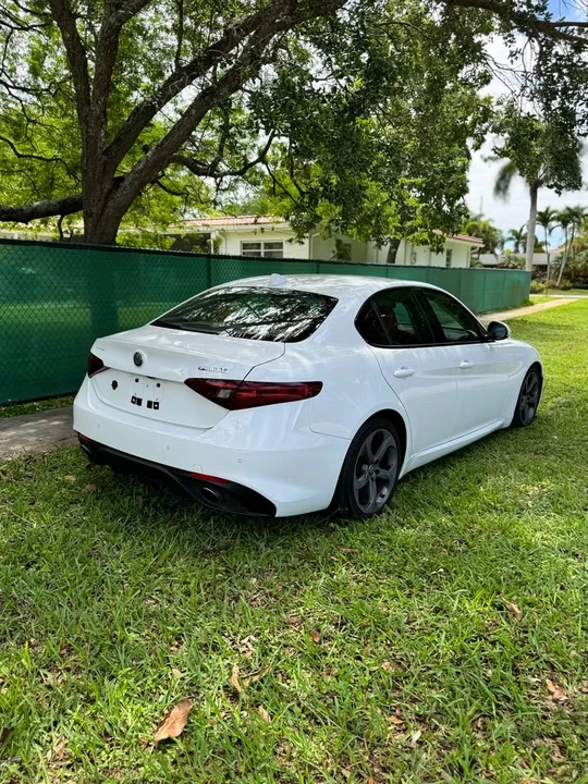 2017 Alfa Romeo Giulia - Image 3 of 13