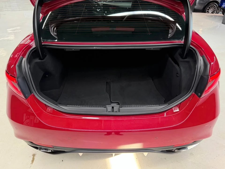 2017 Alfa Romeo Giulia - Image 18 of 20