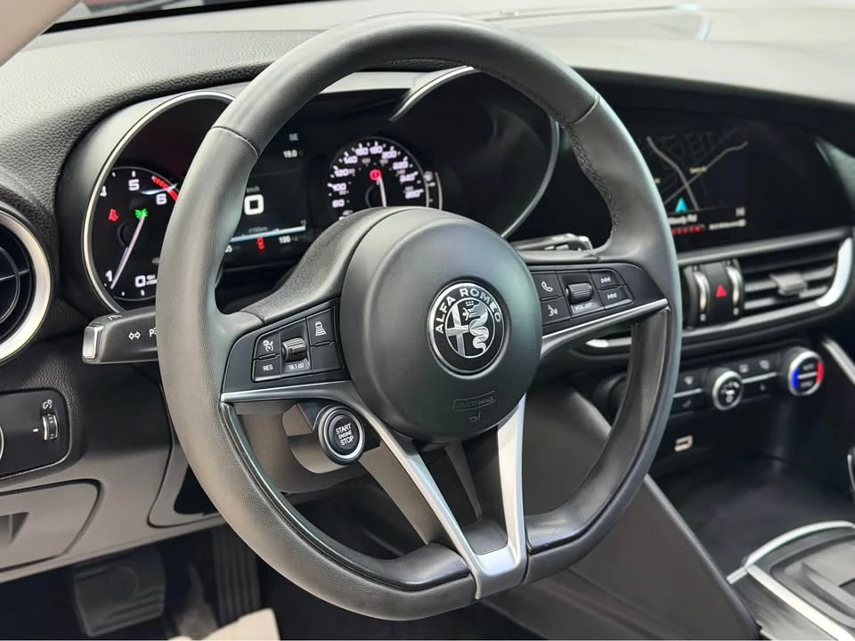 2017 Alfa Romeo Giulia - Image 7 of 20