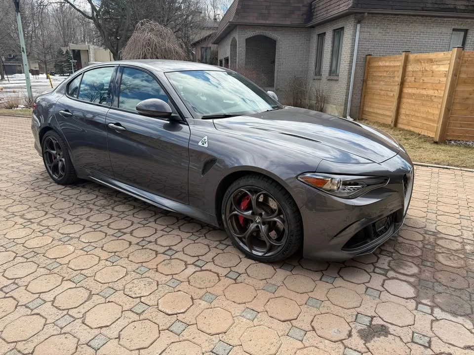 2017 Alfa Romeo Giulia - Image 5 of 10