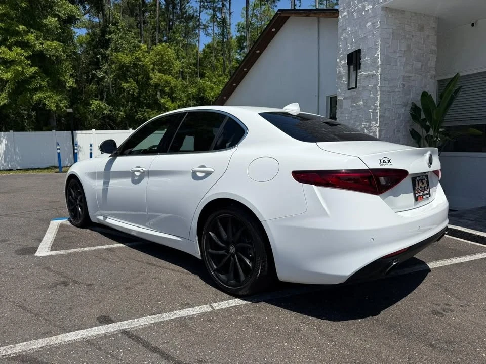 2017 Alfa Romeo Giulia - Image 3 of 20