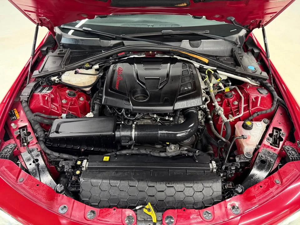 2017 Alfa Romeo Giulia - Image 17 of 20