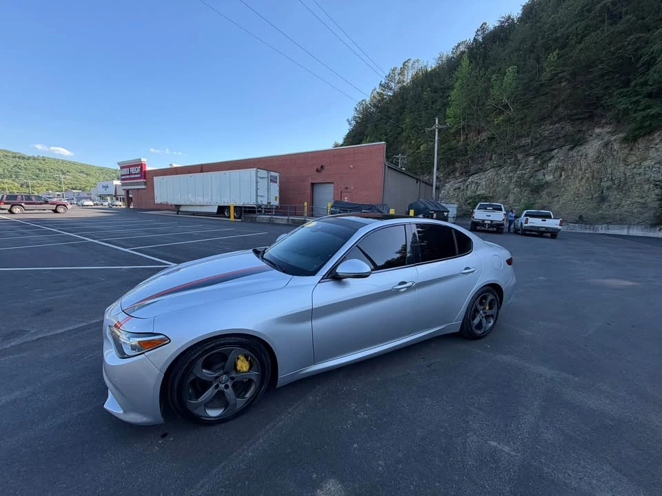 2017 Alfa Romeo Giulia - Image 2 of 20