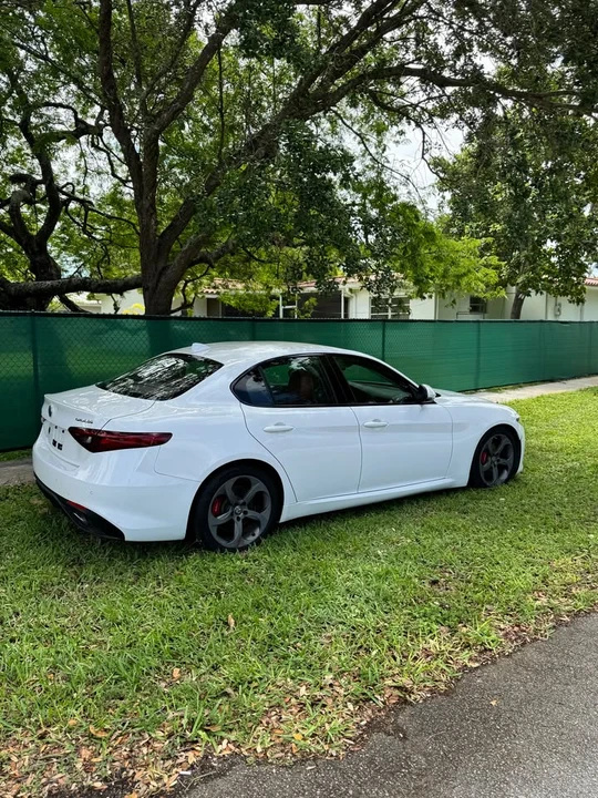 2017 Alfa Romeo Giulia - Image 4 of 13