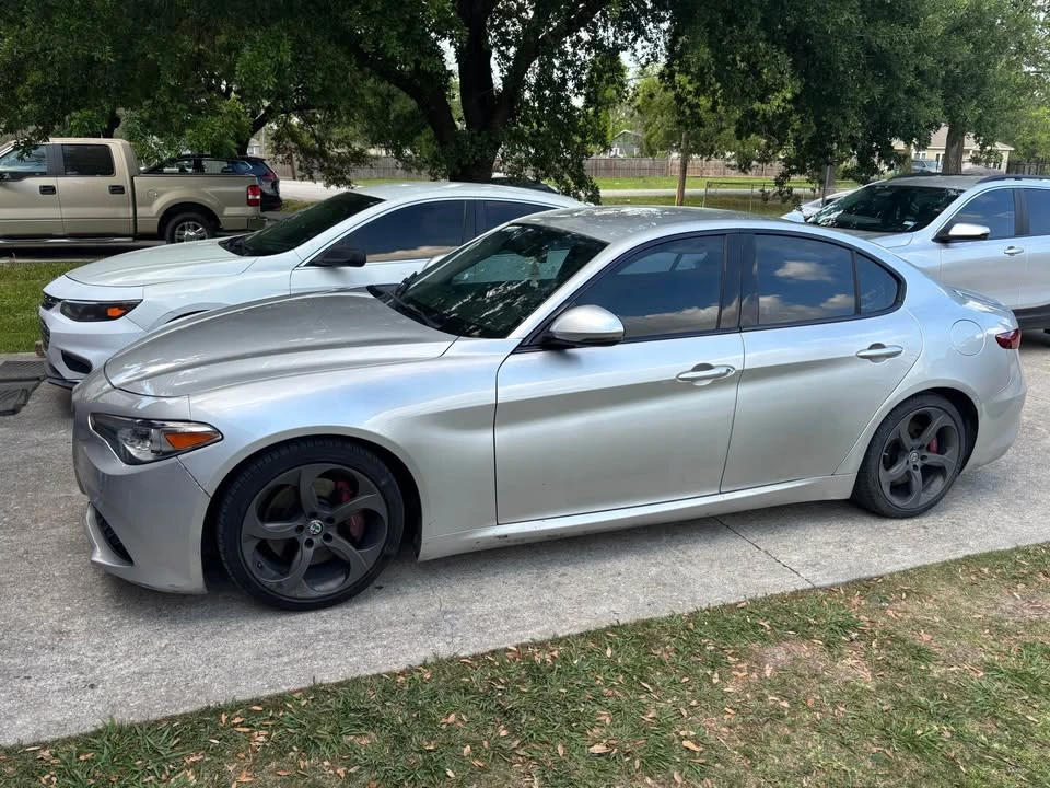 2017 Alfa Romeo Giulia - Image 6 of 7