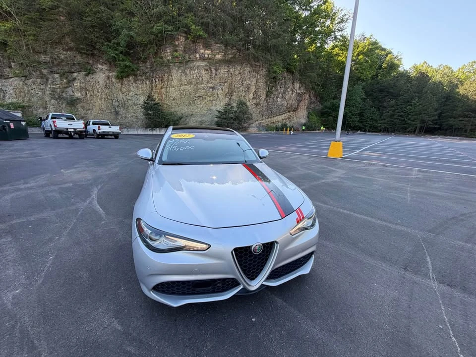 2017 Alfa Romeo Giulia - Image 8 of 20