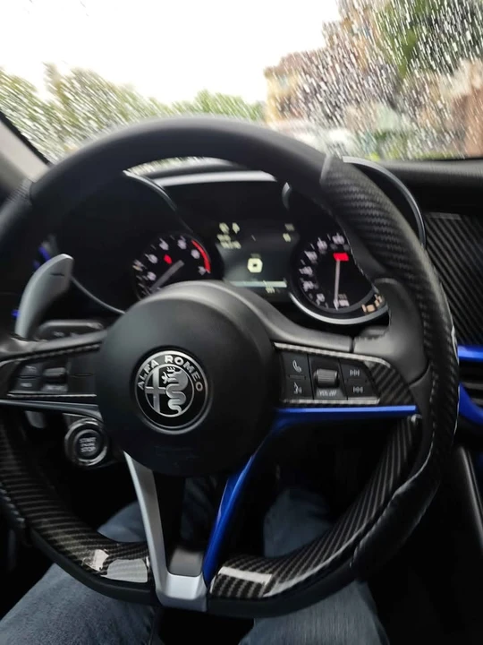 2017 Alfa Romeo Giulia - Image 12 of 20
