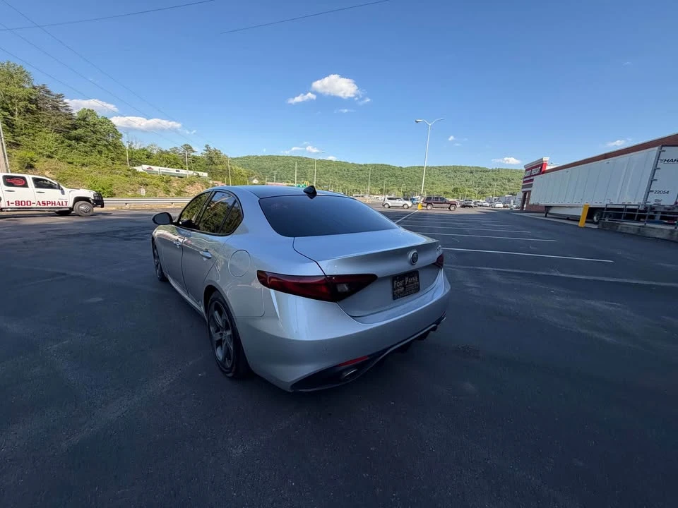 2017 Alfa Romeo Giulia - Image 4 of 20