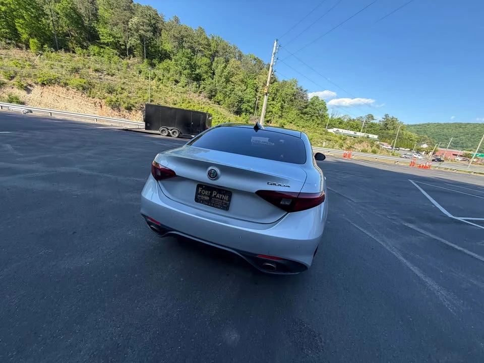 2017 Alfa Romeo Giulia - Image 5 of 20