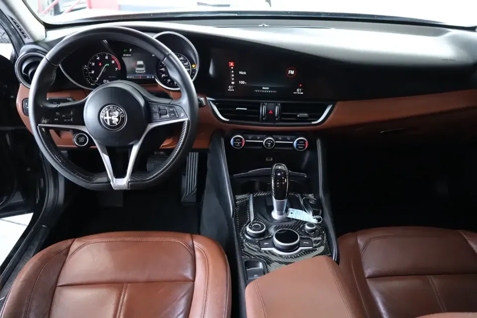 2017 Alfa Romeo Giulia - Image 5 of 7