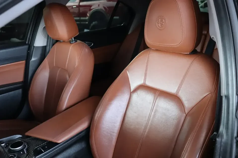 2017 Alfa Romeo Giulia - Image 4 of 7