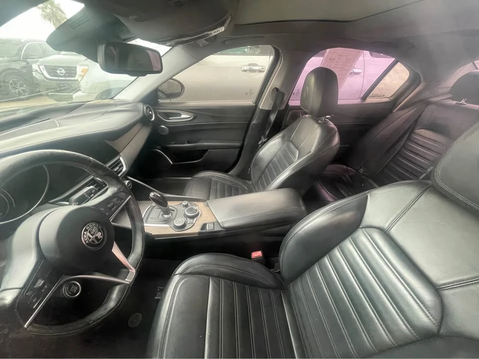 2017 Alfa Romeo Giulia - Image 4 of 6