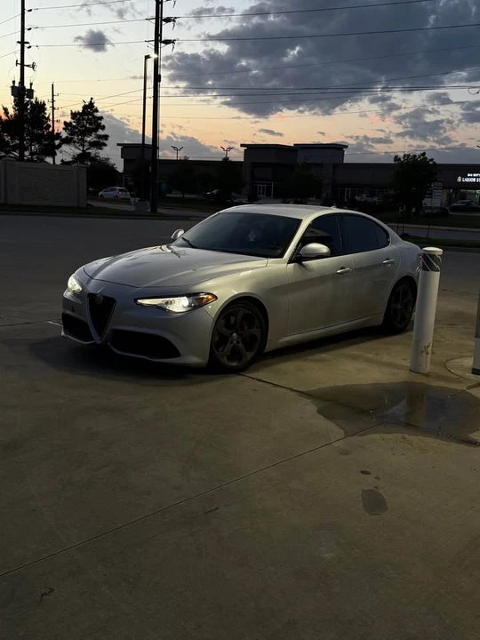 2017 Alfa Romeo Giulia - Image 4 of 4