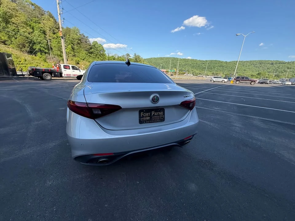 2017 Alfa Romeo Giulia - Image 6 of 20