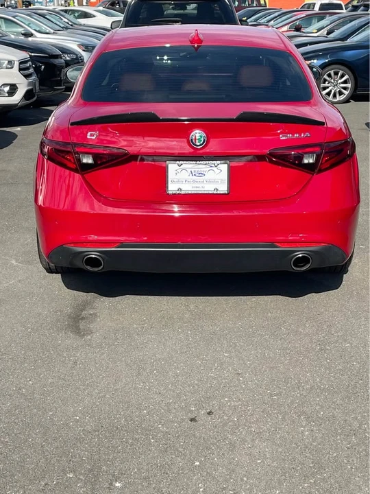 2017 Alfa Romeo Giulia - Image 5 of 20