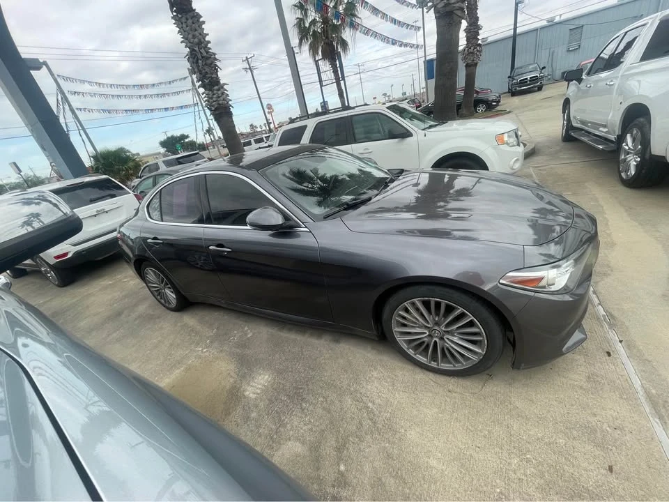 2017 Alfa Romeo Giulia - Image 3 of 6
