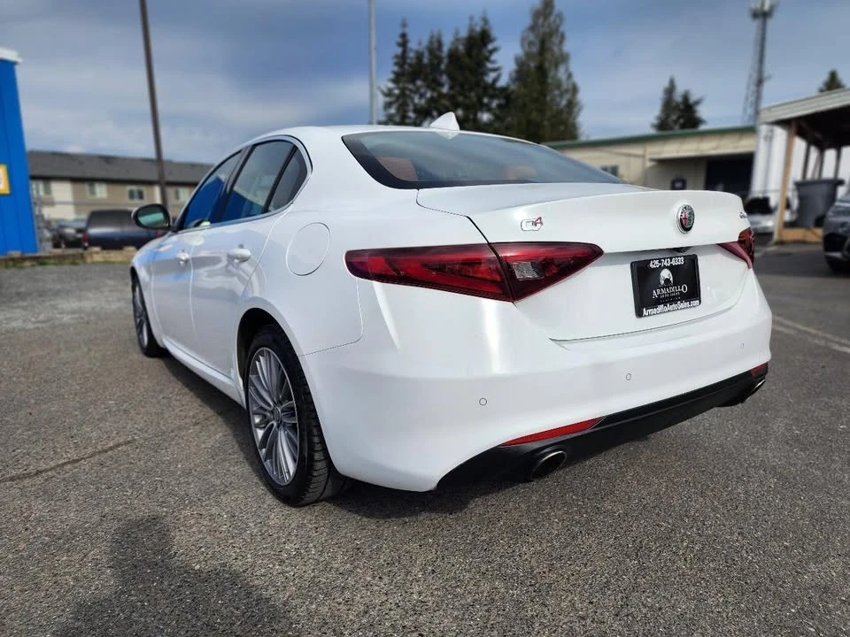 2017 Alfa Romeo Giulia - Image 8 of 20